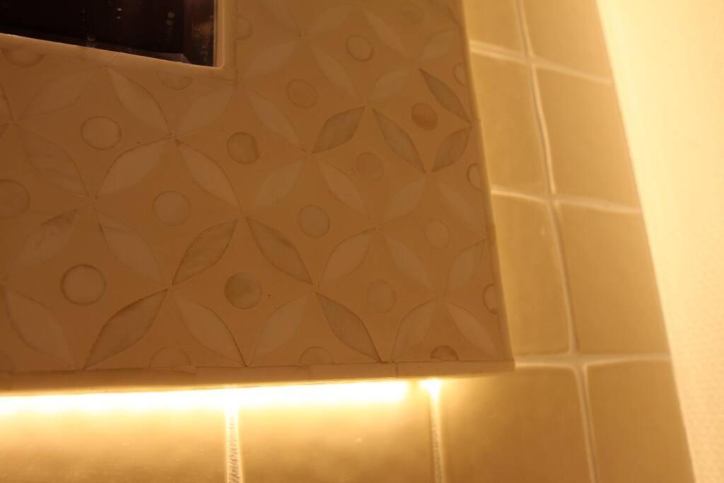 Hale Kotsubo Karaoke&spa *
